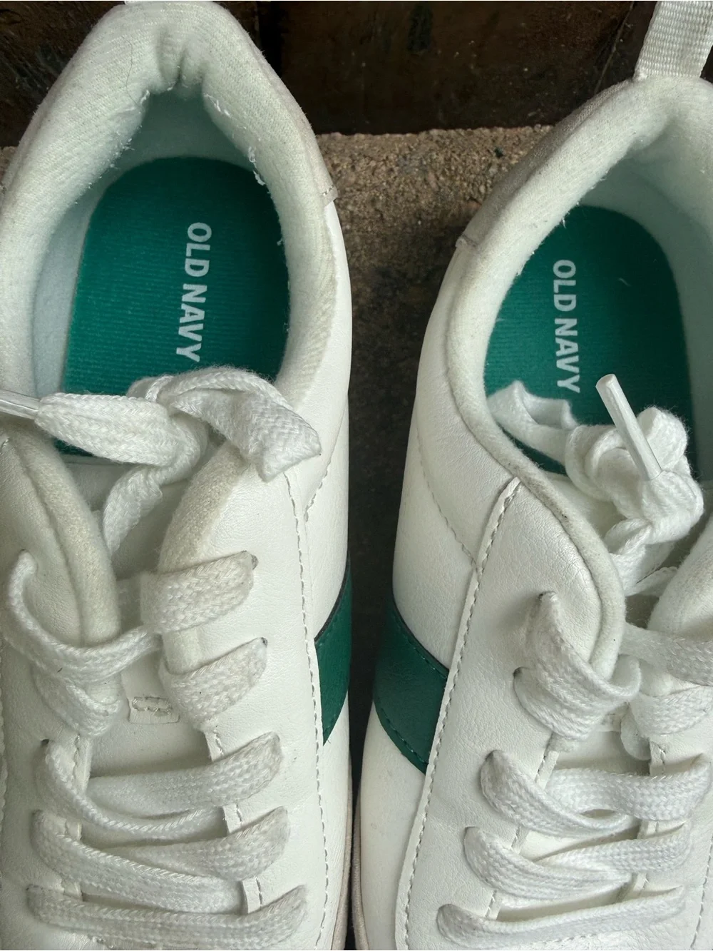 Old Navy Kids White Green Stripe Sneakers Size 4